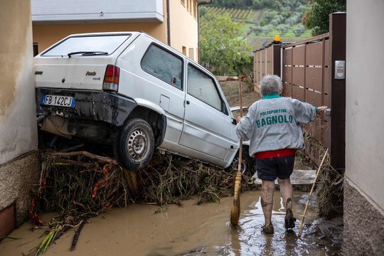 Italijoje potvynis pareikalavo 8 aukų, o materialiniai nuostoliai viršija milijardą eurų.