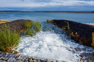 Vokietijoje per staigų potvynį išgelbėti gintarą rinkę trys paaugliai