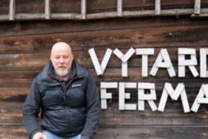 V. Radzevičiaus sodyboje – 34-ųjų santuokos metinių su žmona minėjimas bei dar viena slapta svajonė