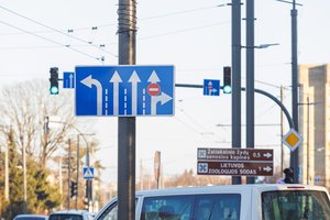 Kauniečiai liko nustebę – miesto sankryžas išmargino „plytos“