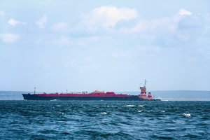 JAV karinis laivynas Adeno įlankoje išlaisvino užgrobtą tanklaivį