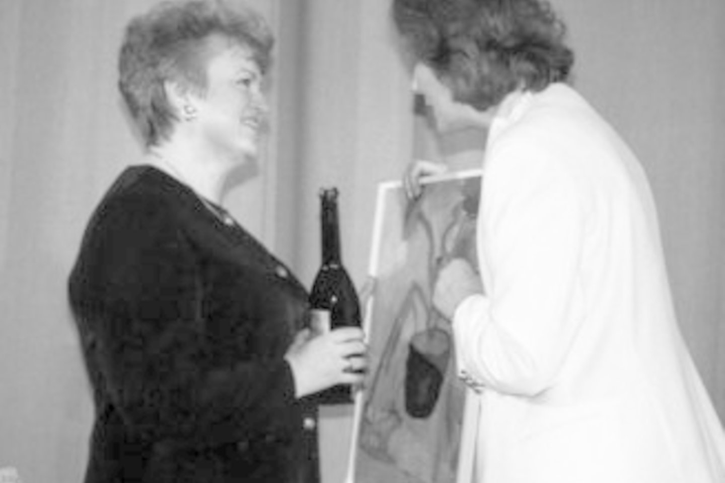 Moterų partijos steigiamajame suvažiavime 1995 pavasaris.Kazimiera Danutė Prunskienė ir Dalia Teišerskytė.<br>P.Lileikio nuotr.