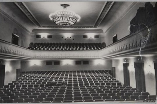  Taip atrodė teatro balkonas 1951-aisiais.<br> LNDT archyvo nuotr.
