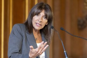 Skambus pareiškimas: Paryžiaus merė paskelbė paliekanti „pasaulinės kanalizacijos vamzdį“ – „X“ platformą