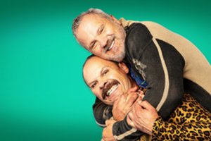 Pabuvę milijonieriais po vieną, Audrius Bružas ir Giedrius Savickas susitinka naujoje Tado Vidmanto komedijoje