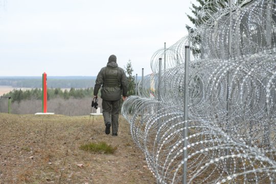 VSAT: pasienyje su Baltarusija pastarąją parą apgręžti 6 migrantai.