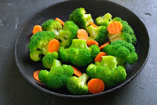  Brokoliai ir morkos.