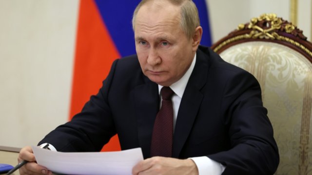 V. Putinas pasirašė kitų metų biudžetą: karinėms išlaidoms skirs beveik trečdalį