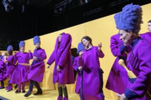 Komiškos operos „Meilės eliksyras“ kamerinė versija – lyg iš „Netflix“ serialo