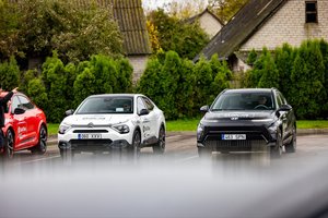 Išsirinkti automobilį su daugiausia pliusų – sudėtinga užduotis: pagelbėti gali geriausiųjų apdovanojimai