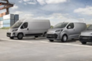 „Toyota“ komercinių automobilių gamą papildė naujasis „Proace Max“