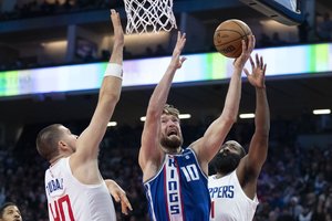 Tragiškai dvitaškius metęs Domantas Sabonis nesugebėjo su „Kings“ smogti „Clippers“ ekipai