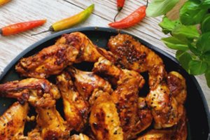 Vietnamietiški imbieriniai sparneliai: produktai paprasti, o rezultatas – puikus