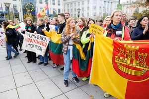 Pedagogai patiria ne tik fizinį ir psichologinį, tačiau ir seksualinį smurtą darbe