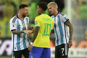 Į konfliktą su L. Messi įsivėlęs Rodrygo apsitvėrė tylos siena: „Negaliu kalbėti – to man neleidžia „Real“