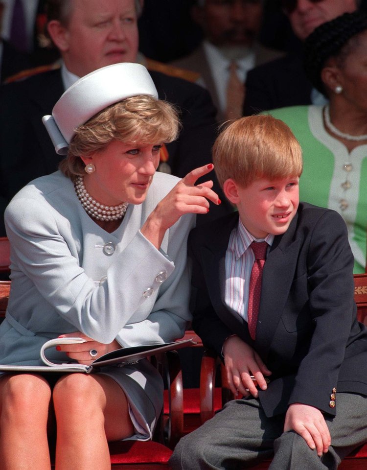 Princesė Diana ir princas Harry (1995 m.)<br>Scanpix/PC nuotr.