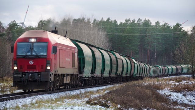 Dėl ribojamos konkurencijos geležinkelių sektoriuje – daugiau nei 40 tūkst. eurų bauda Susisiekimo ministerijai