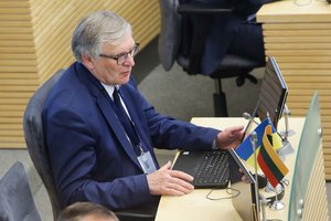 Mokytojų atlyginimo skaičiavimą peržiūrėjęs A. Žukauskas tvirtina, kad susitarimas vykdomas: A. Navicko argumentai neįtikino