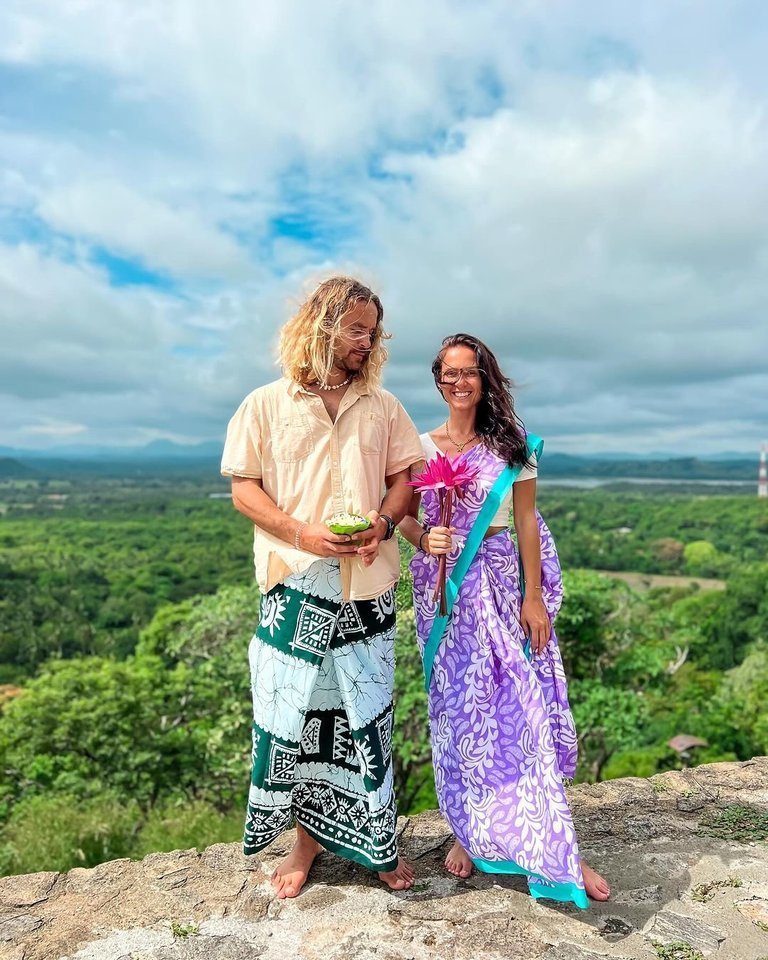  Stilistė, nuomonės formuotoja Ieva Swan (32 m.) kartu su mylimuoju banglentininku Donatu Meškausku mėgavosi meile, laukiniais nuotykiais ir karšta vasaros saule Šri Lankoje.<br> Asmeninio albumo nuotr.