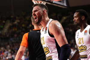 Stebuklas Stambule: po F. Campazzo klaidos lemiamą dvitaškį pataikęs Y. Madaras nutraukė „Real“ pergalių seriją Eurolygoje