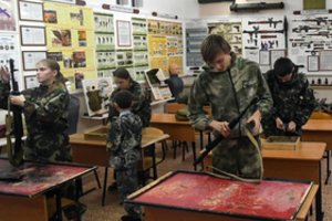 Rusijos mokykloje vaikams leista gaminti artilerijos sviedinių dalis