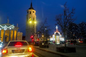 Vilnius ruošiasi įžiebti Kalėdų eglę: į renginį – nemokamu viešuoju transportu