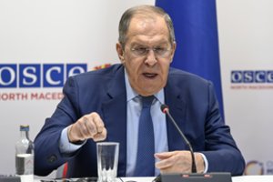 S. Lavrovas įsižeidė: aukščiausiojo rango JAV ir ES diplomatus išvadino „bailiais“