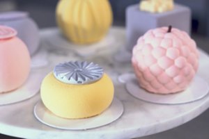 Įgyvendino vaikystės svajonę gaminti desertus: skonis – stebina, o išvaizda palieka be žado