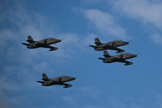 Venesuelos karinių oro pajėgų lėktuvų K8, pagamintų Kinijoje, būrys.