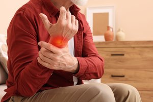 Kaulų skausmas gali įspėti apie svarbaus vitamino trūkumą