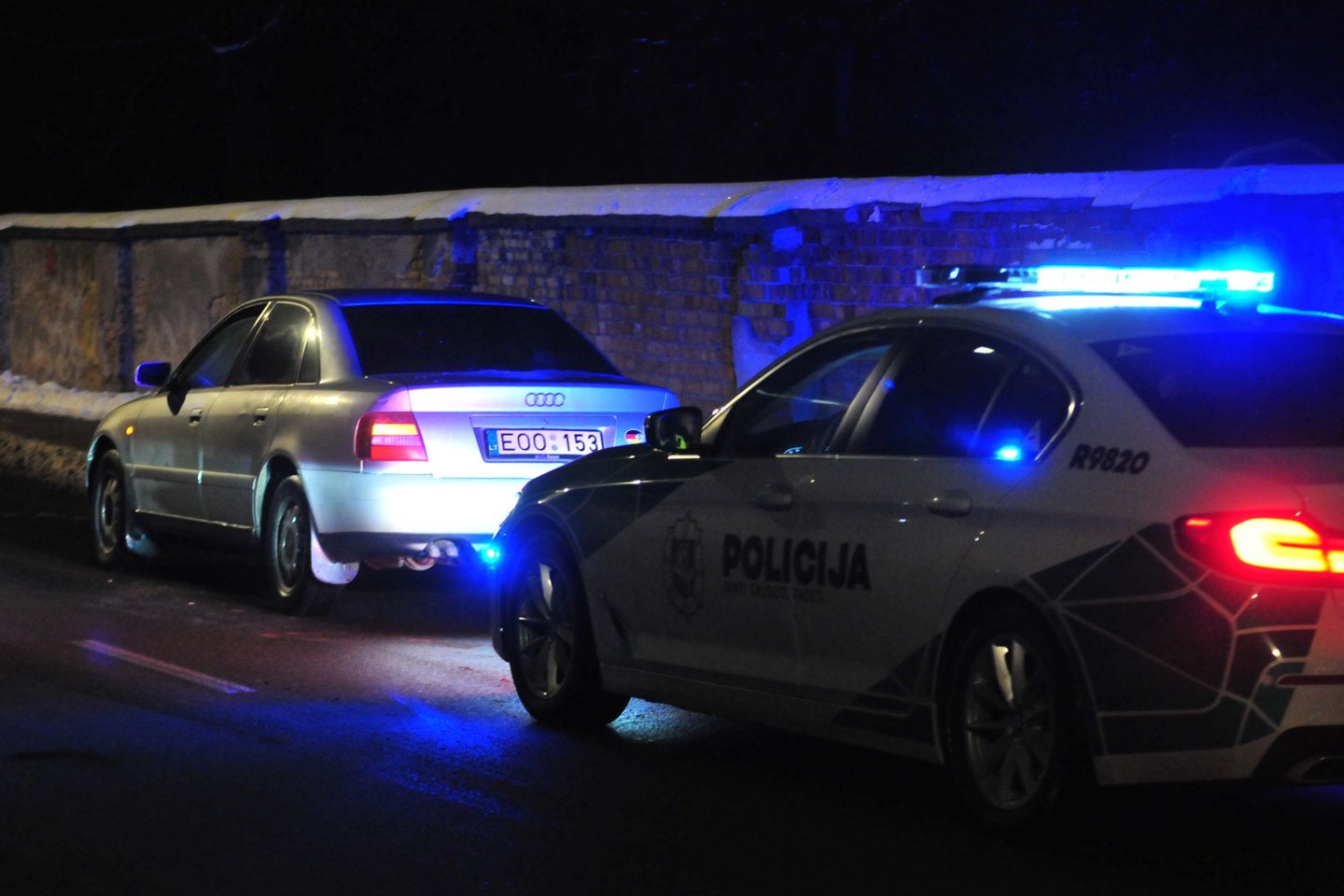  „Audi“ važiavusiai porelei pareigūnų pergudrauti nepavyko.<br> A.Vaitkevičiaus nuotr.