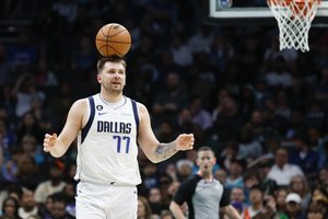 Surengusi rekordinį spurtą 30:0 „Mavericks“ namie vis tiek paslydo prieš „Thunder“