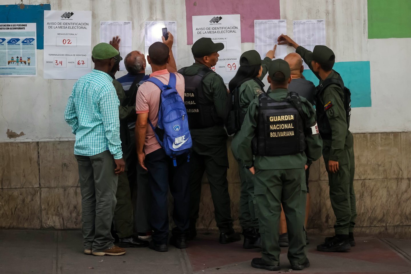 Venesueloje per referendumą pademonstruota didžiulė parama pretenzijoms į Gajanos teritorijas.<br>EPA-ELTA nuotr.