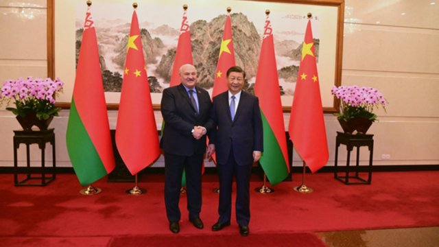 A. Lukašenka po susitikimo su Xi Jinpingu negaili gražių žodžių: pasitikėjimas dar labiau išaugo
