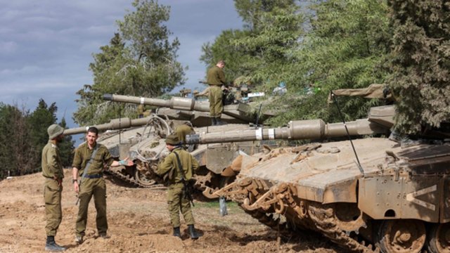Izraelis praneša apie naują karo etapą: žada pradėtis sausumos operaciją ir persekioti „Hamas“