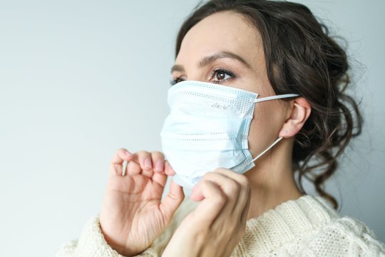 Per parą Lietuvoje nustatomi keli šimtai COVID-19 infekcijos atvejų, iššūkių kelia ir gripas, pneumokokinė infekcija bei respiratorinis sincitinis virusas (RSV)