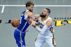 Fantastiško D. Sabonio žaidimo neužteko – „NBA taurės“ finalo ketverte rungtyniaus J. Valančiūnas