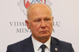 COVID-19 testų pirkimo byloje liudijęs A. Šešelgis: testai buvo gyvybiškai reikalingi