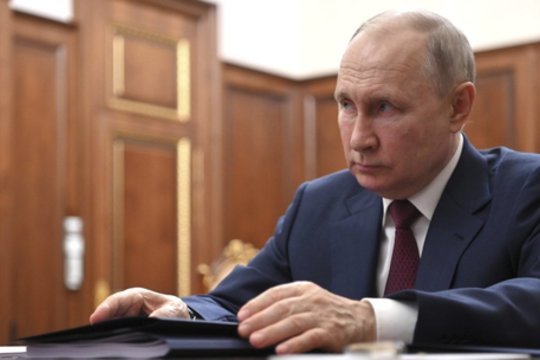V. Putinas bedė pirštu į Latviją: esą elgiasi kiauliškai ir žada, kad toks elgesys atsisuks prieš juos pačius
