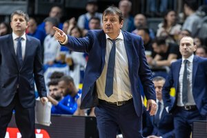 Nevykęs „Panathinaikos“ stratego E. Atamanas sugrįžimas į Stambulą: jo vedami graikai vienu metimu nusileido „Anadolu Efes“