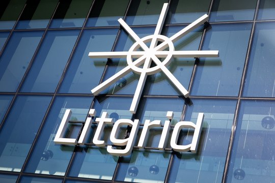 „Litgrid“ pasirašė sutartį su antrąja elektros energijos paklausos telkėja Lietuvoje „Enefit“.