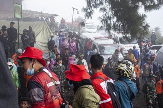 Ugnikalnio išsiveržimas Indonezijoje.