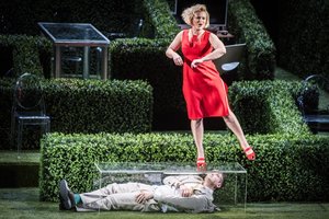 Pamėgtuose Lietuvos nacionalinio dramos teatro spektakliuose – nauji veidai