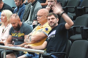 Policijos pareigūnas: A. Sabaliauskaitė ragino neišleisti parlamentarų, A. Kandrotas-Celofanas prašė žmonių nesitraukti