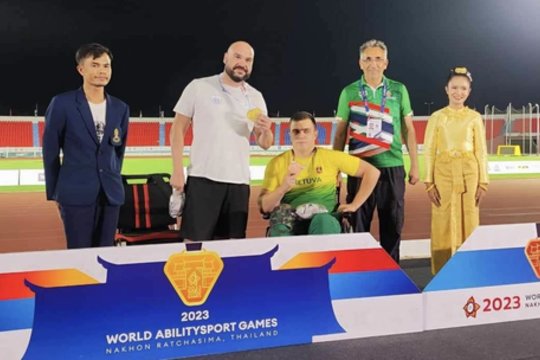 Lietuvos neįgaliųjų sportininkų rinktinė žiba Tailande.