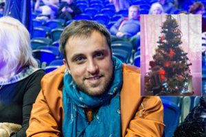 Radži namuose – šventinė nuotaika: papuošė kuklią Kalėdų eglę