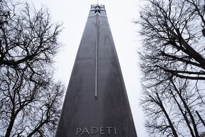 Džiaugsmas Kauno pareigūnams: pro rekonstruotų patalpų langus regės tviskantį obeliską