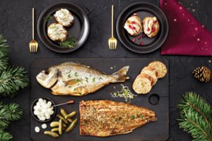 Neįmanoma neprisipirkti – vilioja traškūs žuvies kepsniai, norvegiškos silkės ir rūkytos skumbrės