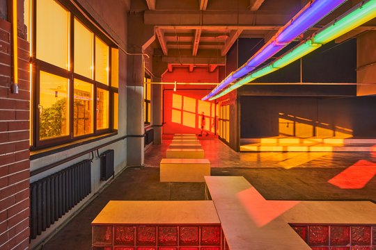 Kviečia dovanomis pasirūpinti iš anksto: po „Gallery 1986“ stogu – Lietuvos kūrėjų darbai.