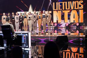 Šokių kolektyvas „Aušrinė“ nepraranda noro užkariauti „Lietuvos talentų“: dauguma merginų su projektu užaugo
